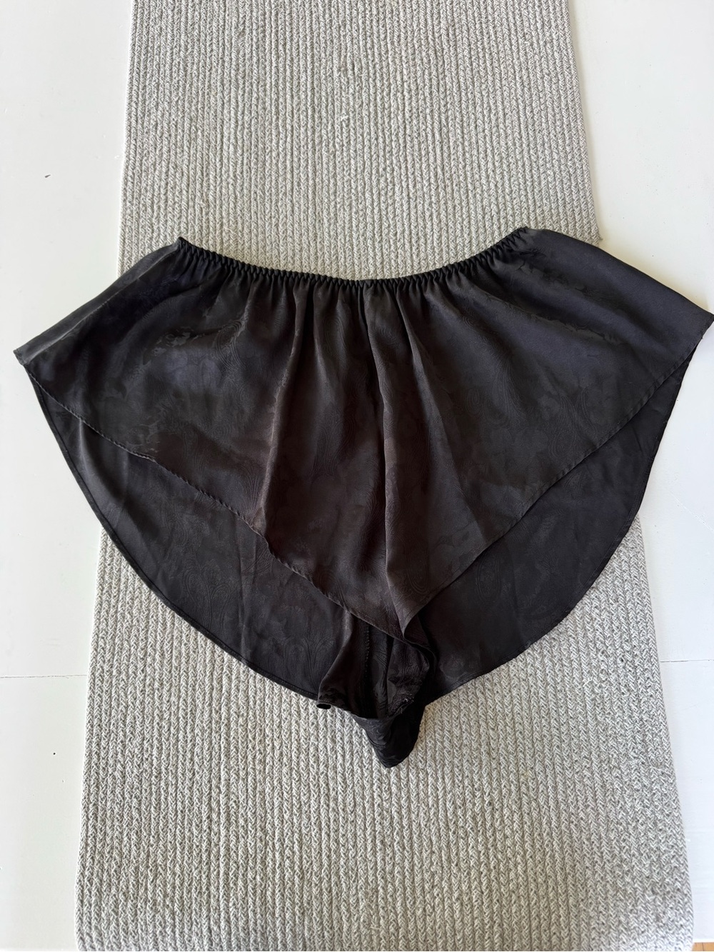 Vintage Silvercord Black Embossed Satin Sleep Shorts Lingerie Size Medium